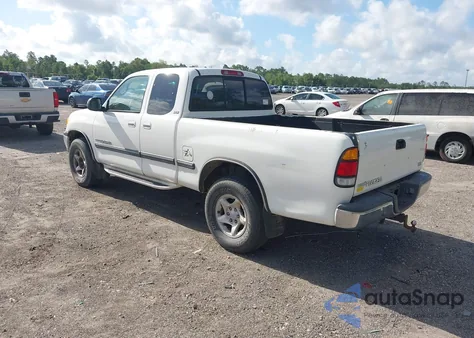 2000 Toyota Tundra Sr5 V8 z USA, uszkodzony, nr VIN 5TBRT3412YS003034